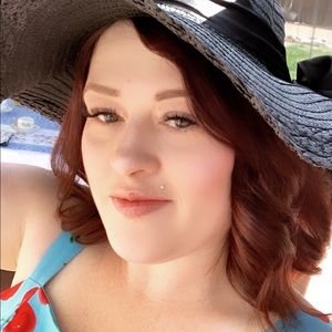 Meet your Posher, Sarra